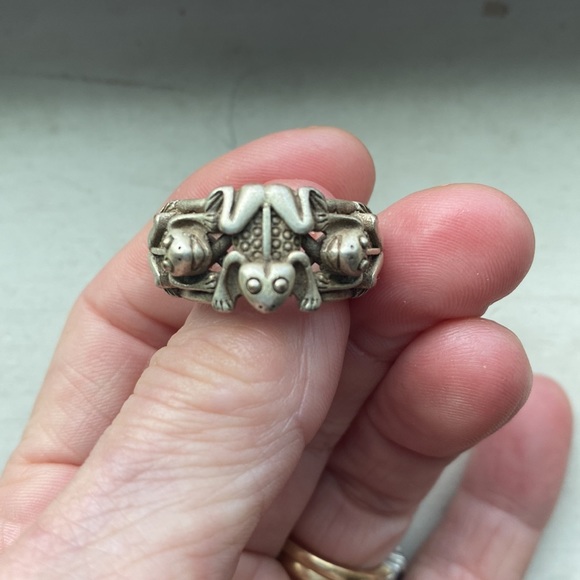 Antique Jewelry - Antique Asian sterling frogs ring